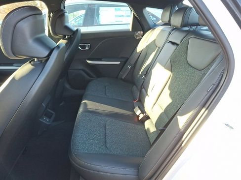 New 2025 Kia K4 GT-Line image 7