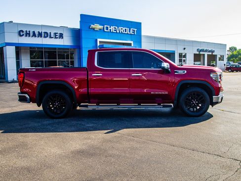 Used 2023 GMC Sierra 1500 SLT w/ SLT Premium Plus Package AWD/4WD image 8