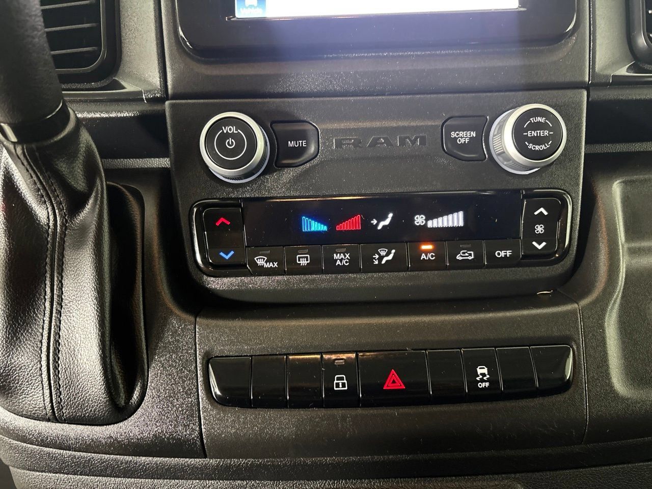 Used 2025 RAM ProMaster 2500 w/ Convenience Group FWD image 19