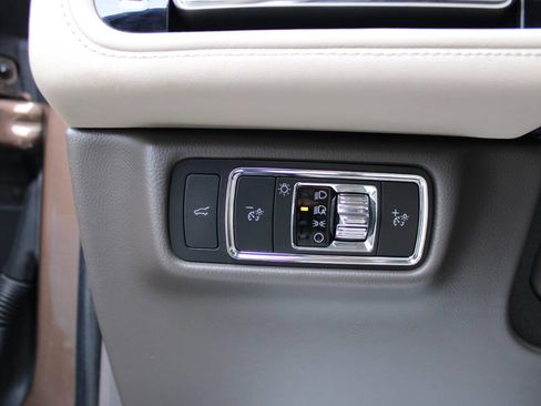 Used 2022 Lincoln Aviator Reserve w/ Equipment Group 201A image 19