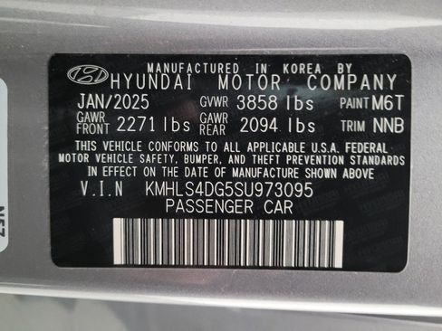 Used 2025 Hyundai Elantra SEL image 33
