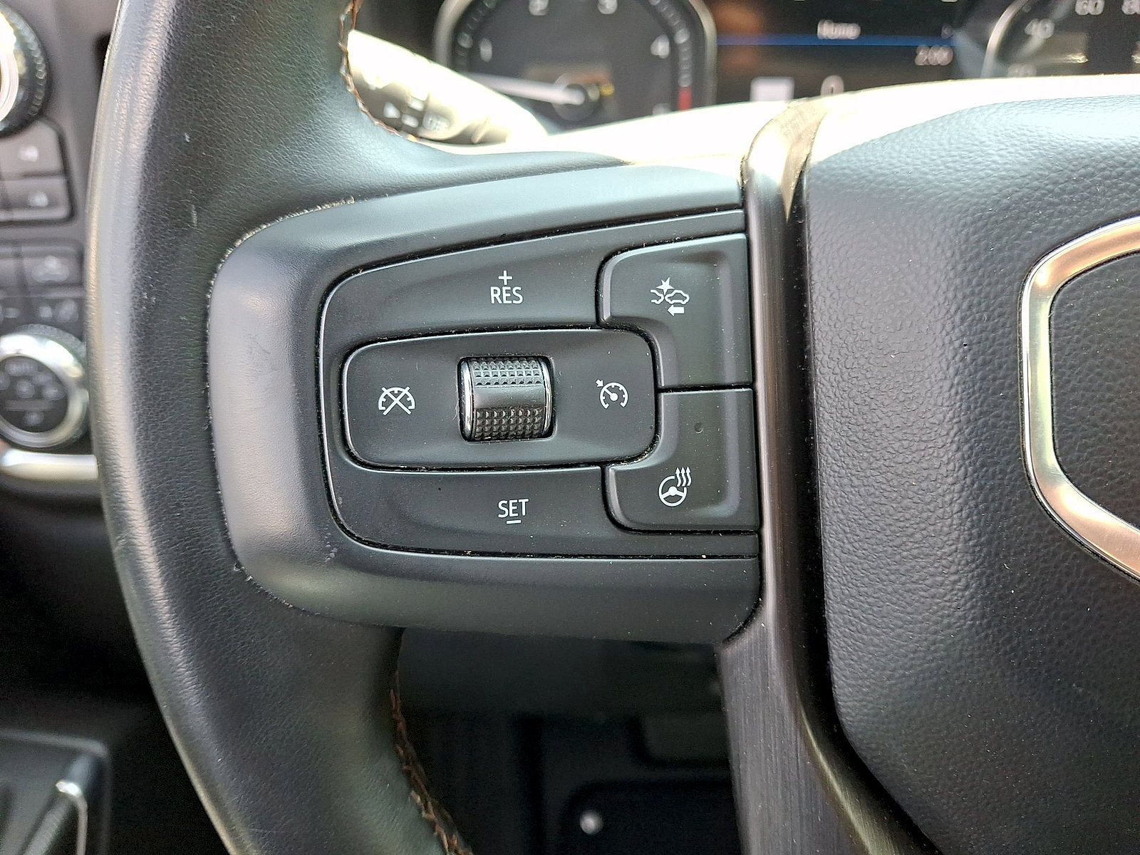 Used 2023 GMC Sierra 2500 AT4 w/ AT4 Preferred Package AWD/4WD image 17