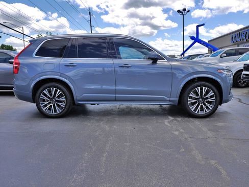 Used 2020 Volvo XC90 T5 Momentum w/ Protection Package AWD/4WD image 4