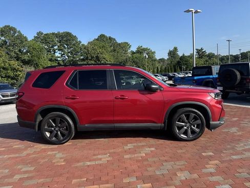 Used 2023 Honda Pilot Sport image 16