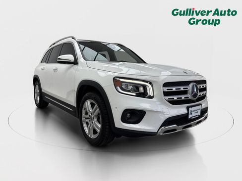 Used 2020 Mercedes-Benz GLB 250 4MATIC w/ Premium Package image 13
