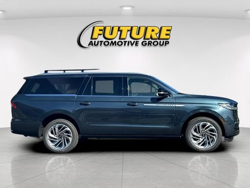 New 2026 Lincoln Navigator L Reserve AWD/4WD image 2
