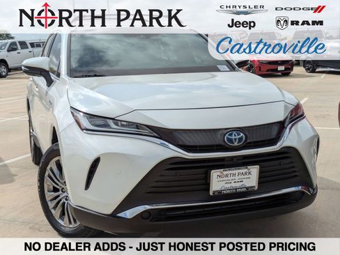 Used 2021 Toyota Venza Limited image 1