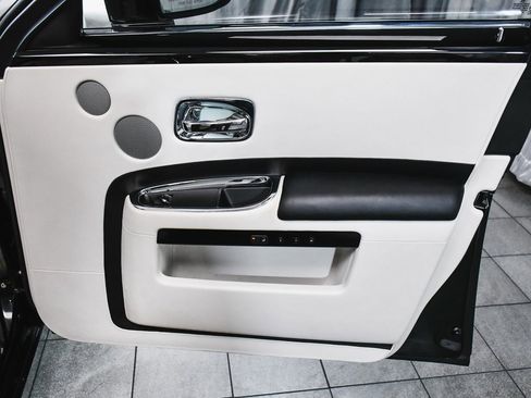Used 2018 Rolls-Royce Ghost image 15