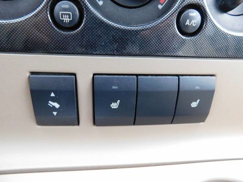 Used 2010 Ford Explorer XLT image 18