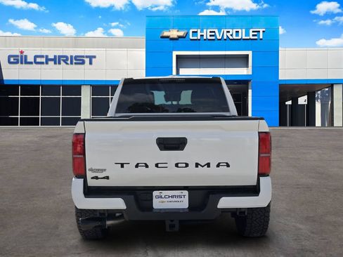 Used 2025 Toyota Tacoma SR5 AWD/4WD image 6