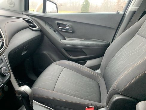 Used 2018 Chevrolet Trax LT image 23