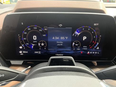 Used 2025 Chevrolet Tahoe High Country AWD/4WD image 21