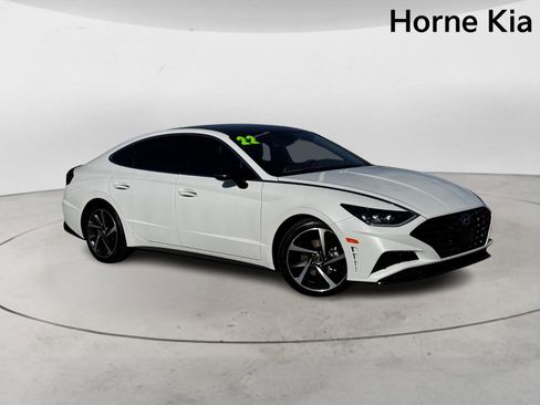 Used 2022 Hyundai Sonata SEL Plus w/ Cargo Package image 2