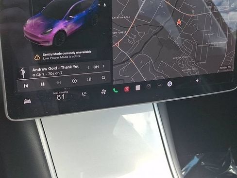 Used 2021 Tesla Model Y Long Range AWD/4WD image 16