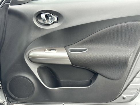 Used 2012 Nissan Juke S image 23