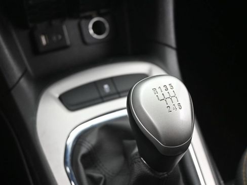 Used 2017 Chevrolet Cruze LS FWD image 17