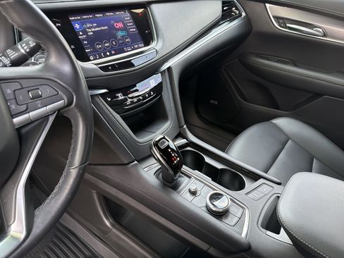Used 2022 Cadillac XT6 Luxury FWD image 24