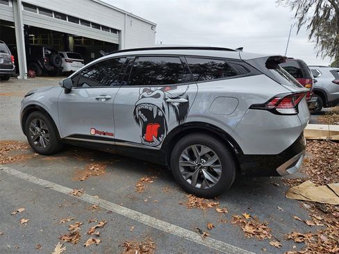 Used 2023 Kia Sportage SX image 9