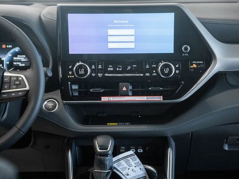 New 2026 Toyota Highlander Platinum AWD/4WD image 22