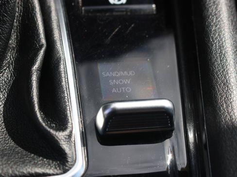 Used 2024 Jeep Compass Latitude AWD/4WD image 26