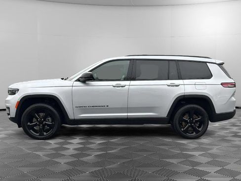 Used 2023 Jeep Grand Cherokee L Laredo image 5