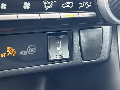 Used 2020 Toyota RAV4 XLE w/ Convenience Package AWD/4WD image 34