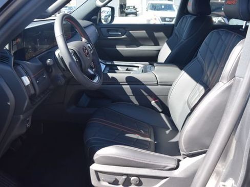 Used 2025 Nissan Armada PRO-4X AWD/4WD image 48