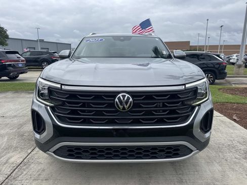 Used 2025 Volkswagen Atlas Cross Sport SE FWD image 2