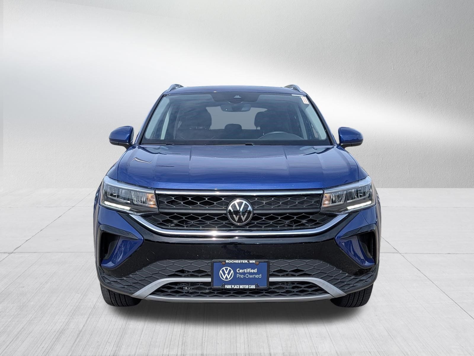 Certified 2024 Volkswagen Taos SE AWD/4WD image 2