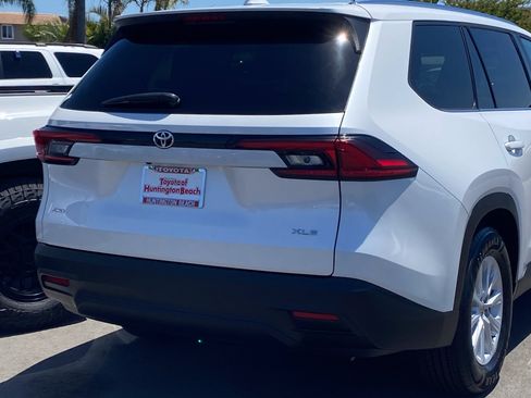 Certified 2025 Toyota Grand Highlander AWD image 4