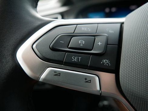 Used 2025 Volkswagen Atlas Peak Edition SE AWD/4WD image 28