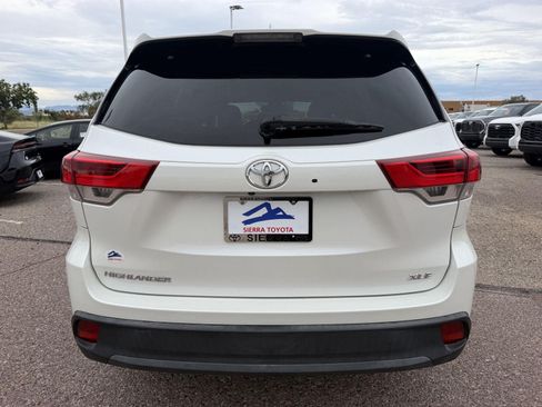 Used 2017 Toyota Highlander XLE FWD image 4