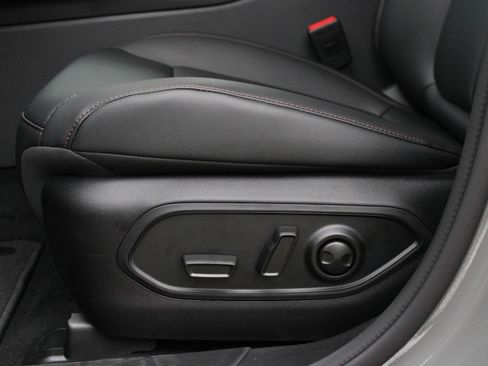 New 2026 Jeep Cherokee Limited AWD/4WD image 13