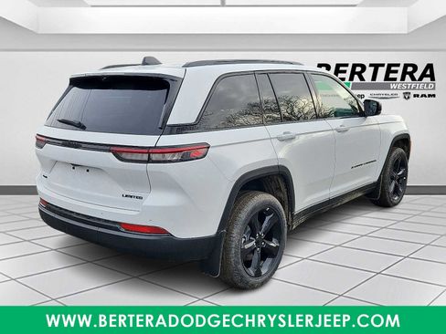 New 2025 Jeep Grand Cherokee Limited image 4