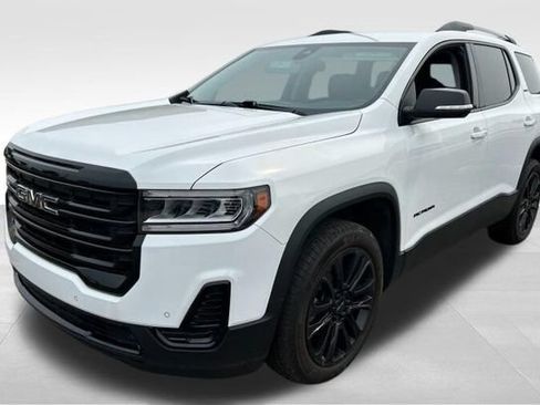 Used 2023 GMC Acadia SLE w/ Driver Convenience Package FWD image 2