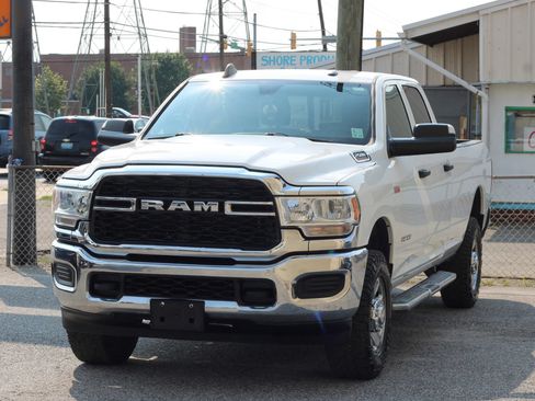 Used 2022 RAM 2500 Tradesman AWD/4WD image 3