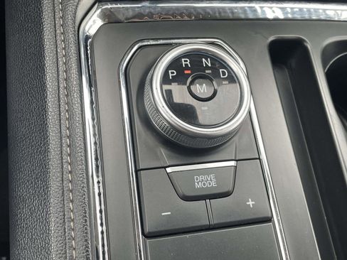 Used 2024 Ford Expedition XLT RWD image 12