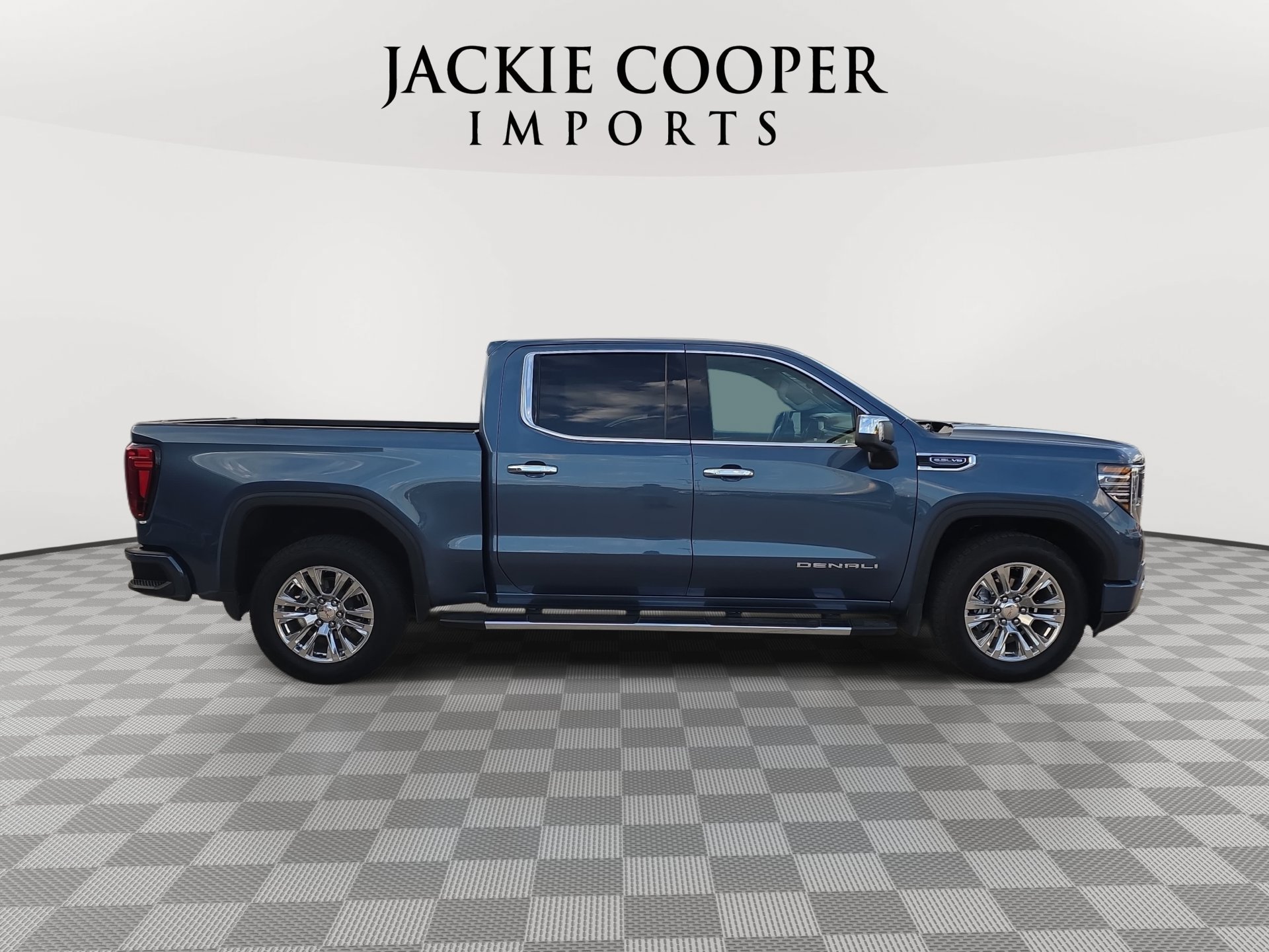 Used 2026 GMC Sierra 1500 Denali w/ Technology Package AWD/4WD image 4