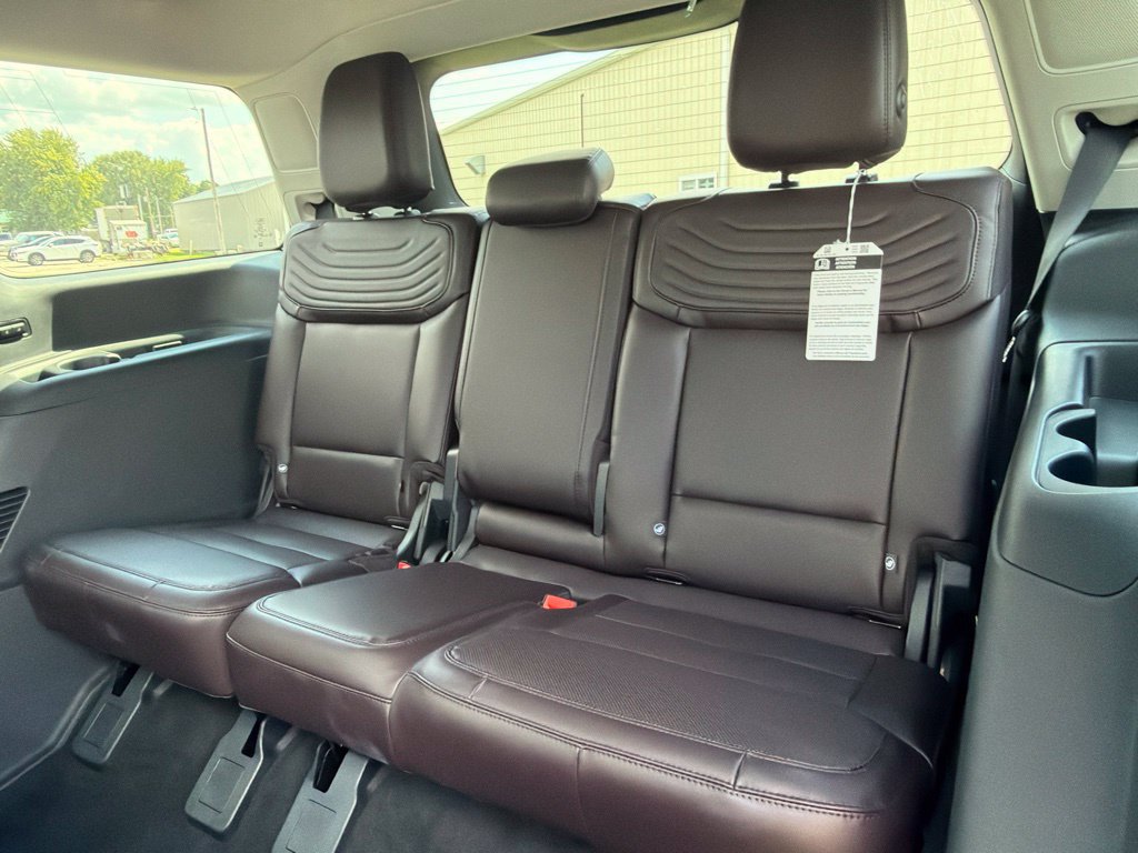 Certified 2026 Ford Expedition Platinum w/ Platinum Ultimate Package AWD/4WD image 16