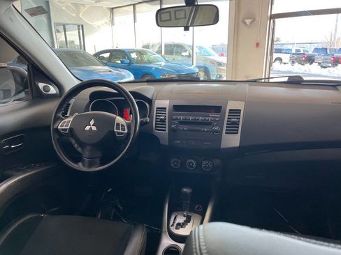 Used 2009 Mitsubishi Outlander SE image 28