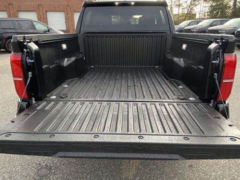 Used 2025 Toyota Tacoma 2WD Double Cab image 10