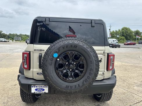 New 2025 Ford Bronco Badlands image 5
