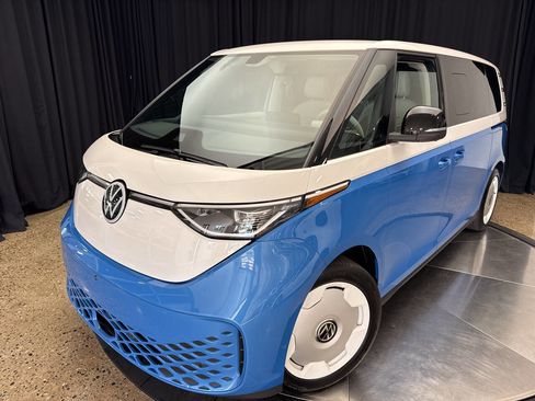 Used 2025 Volkswagen ID. Buzz 1st Edition image 2