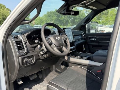New 2026 RAM 3500 Laramie AWD/4WD image 15