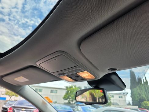 Used 2017 Honda Odyssey Touring image 18