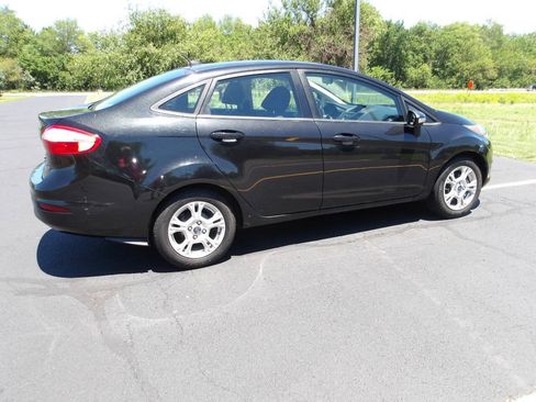 Used 2014 Ford Fiesta SE w/ Comfort Package FWD image 10