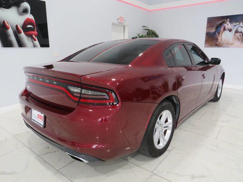 Used 2017 Dodge Charger SE w/ Popular Equipment Group image 4