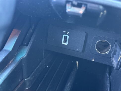 Used 2017 Ford Explorer XLT w/ Equipment Group 202A image 46