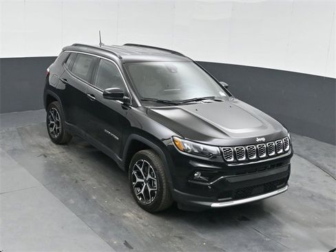 New 2026 Jeep Compass Limited w/ Mopar Graphics Package image 37