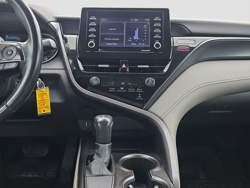 Used 2021 Toyota Camry SE FWD image 14